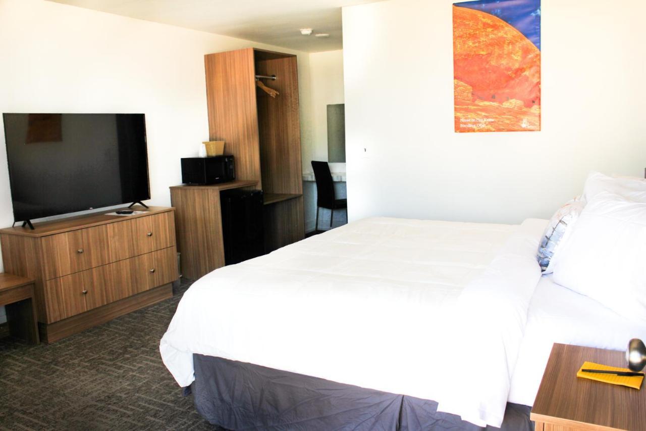 Hotel Blue Sage &